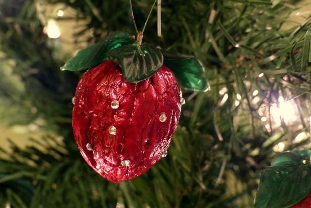 Artesanía de adorno de fresa y nuez | Adornos de Navidad de bricolaje