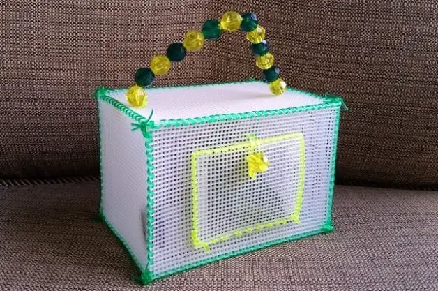 Artesanía de lona de plástico con caja de insectos DIY