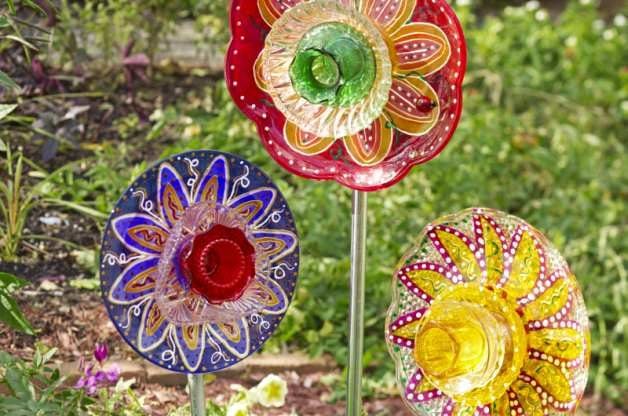 Flores de jardín de vidrio de bricolaje | Proyectos de patio trasero
